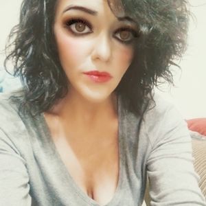 Meet your Posher, Jennifer Lewis